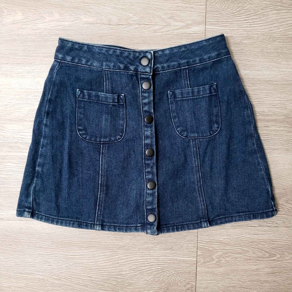Brandy Melville size 25 blue denim mini skirt button up Y2K Fall classic